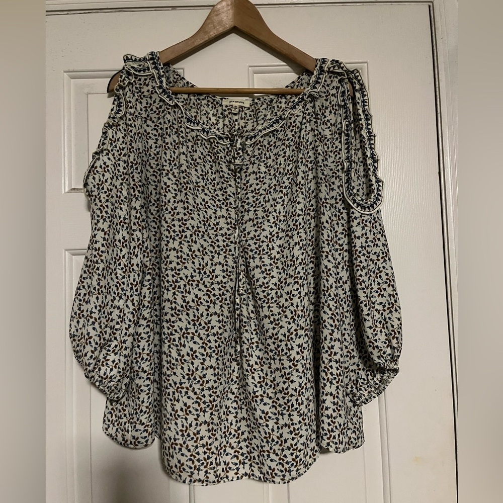 max studio floral print blouse with shoulder cut outs .. size 1x